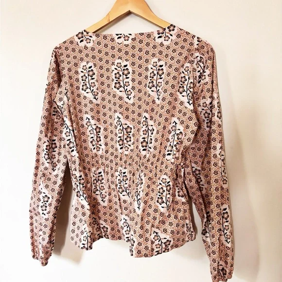 Spartina 449 Colette Stretch Blouse Shirt Tan Cream Floral Tie Waist Size L NWOT - Picture 3 of 4